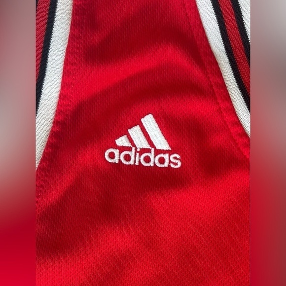Derrick Rose Chicago Bulls 
Classic Red Adidas Jersey - Picture 8 of 13